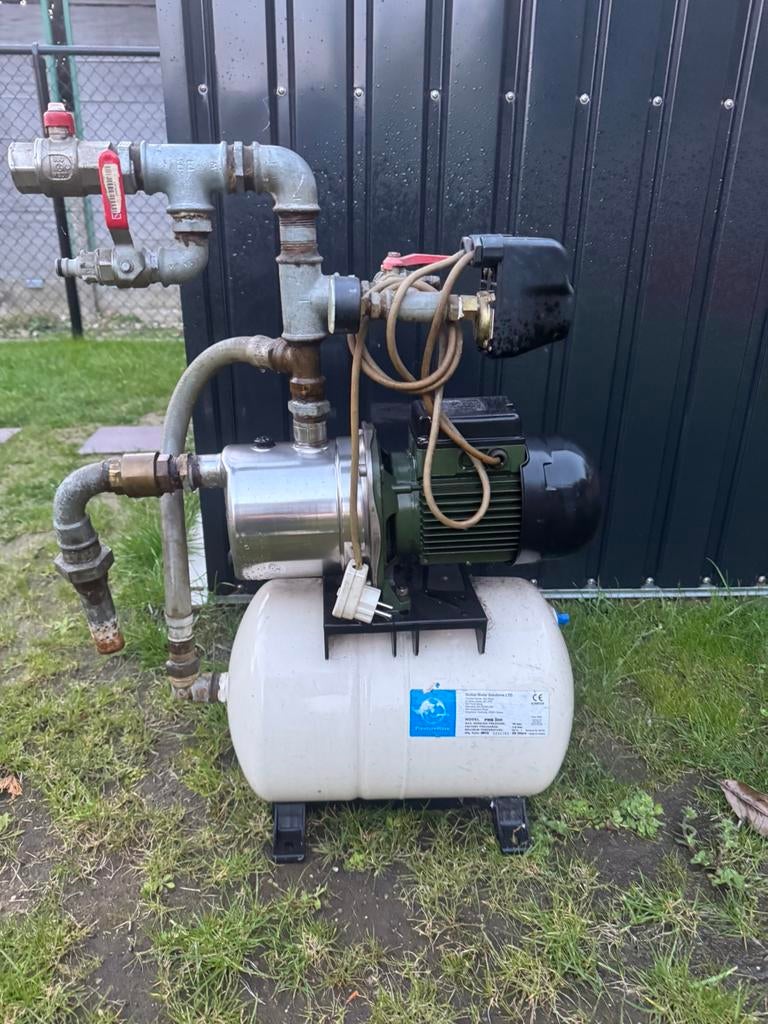 Regenwater pomp met drukvat van PressureWave, Minder dan 25 liter, Ophalen, Gebruikt, 6 tot 10 bar