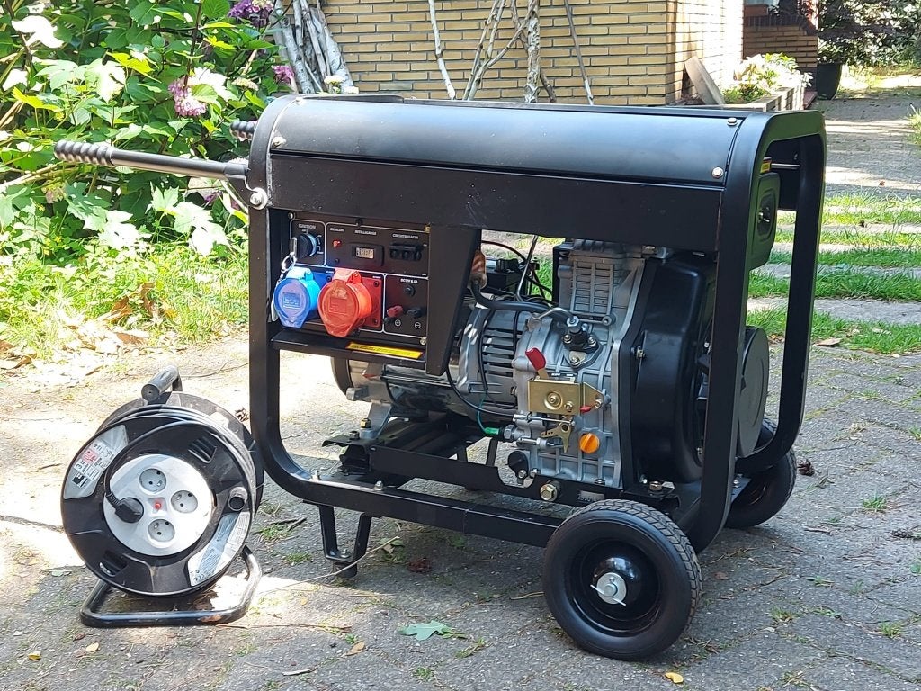 Groupe électrique/générateur diesel 4,8 kW, Neuf, Démarrage électrique, Huile diesel, Moins de 5 kVA
