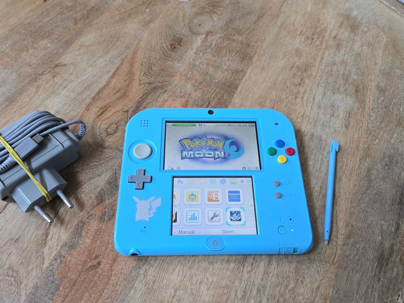 Nintendo 2DS Pokémon Sun & Moon Limited Edition, Enlèvement ou Envoi, Comme neuf