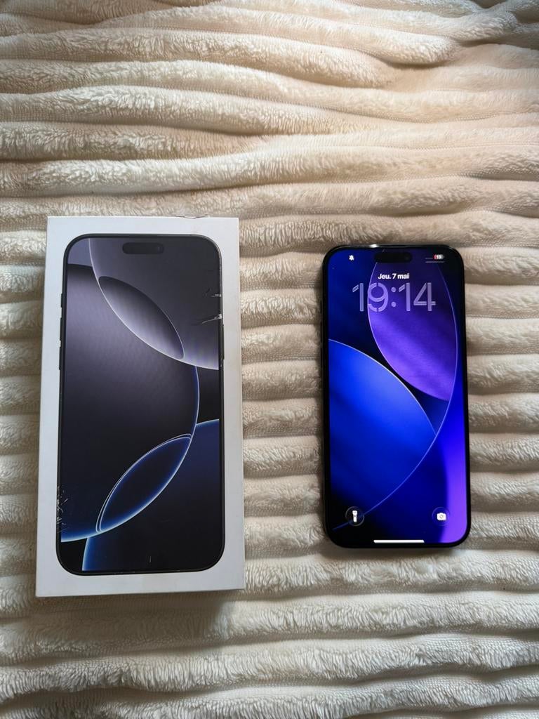 900, Telecommunicatie, Mobiele telefoons | Apple iPhone, Ophalen, Zo goed als nieuw, IPhone 16