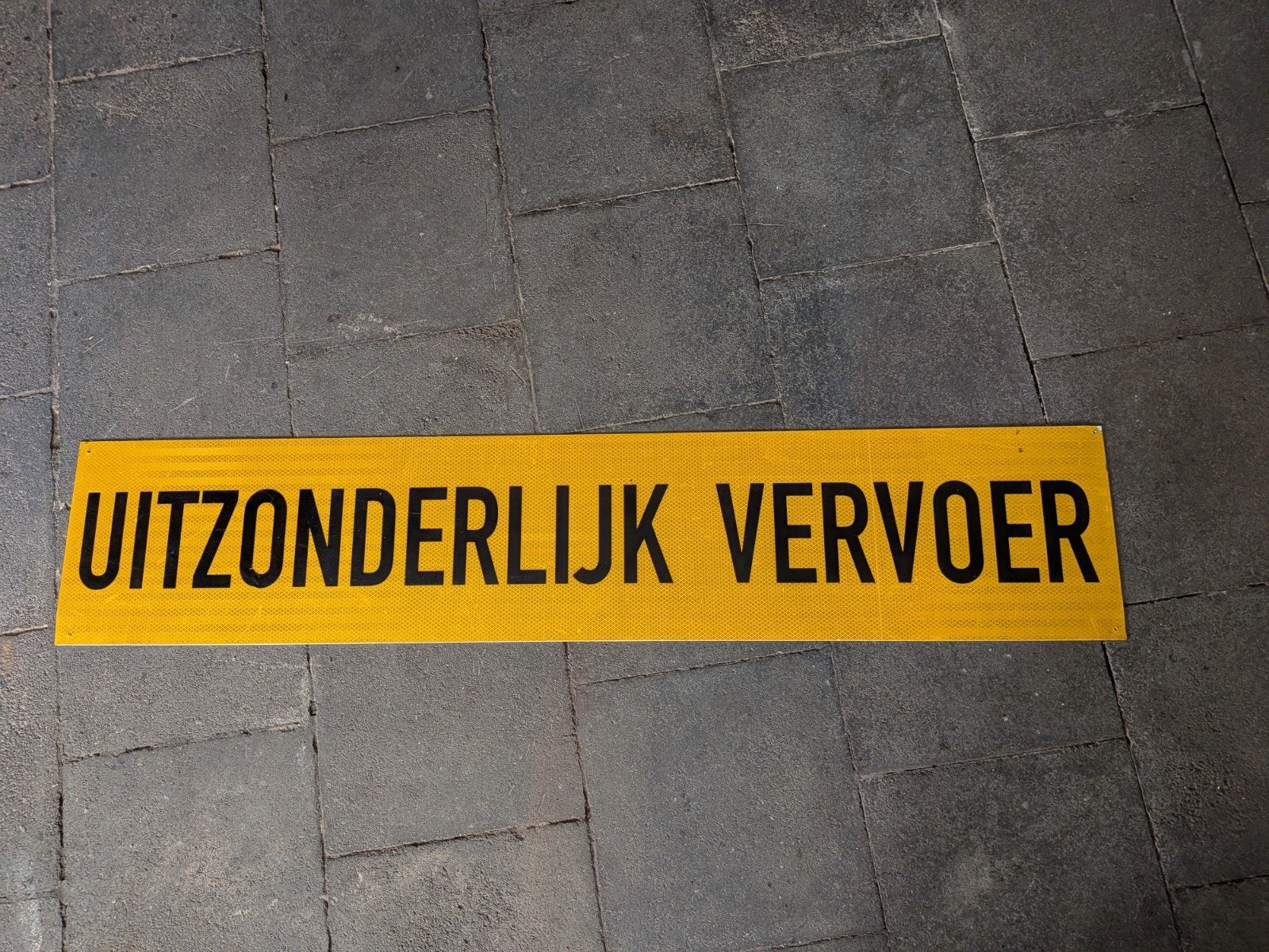 Uitzonderlijk vervoer bord, Ophalen