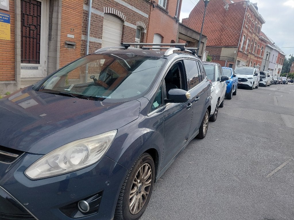 Ford Grand C-Max 2011 234000 km 7 PLACE MOTEUR HS EXPORT, Auto's, Ford, Monovolume, Euro 6, 4 cilinders, Bluetooth