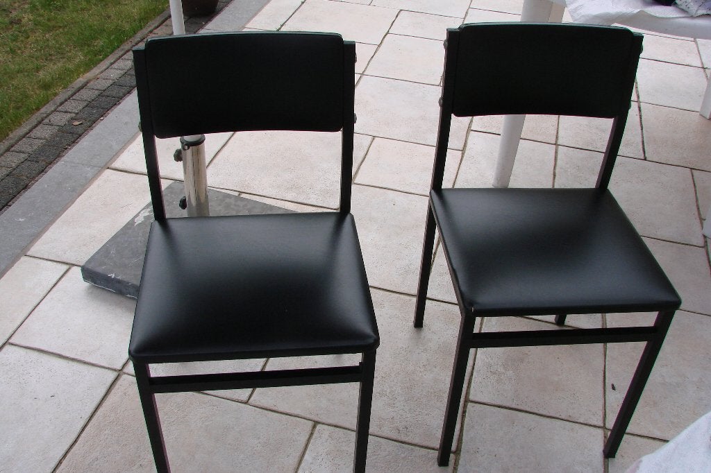 2 zwarte stoelen: leder, Leder, Deux, Enlèvement, Utilisé