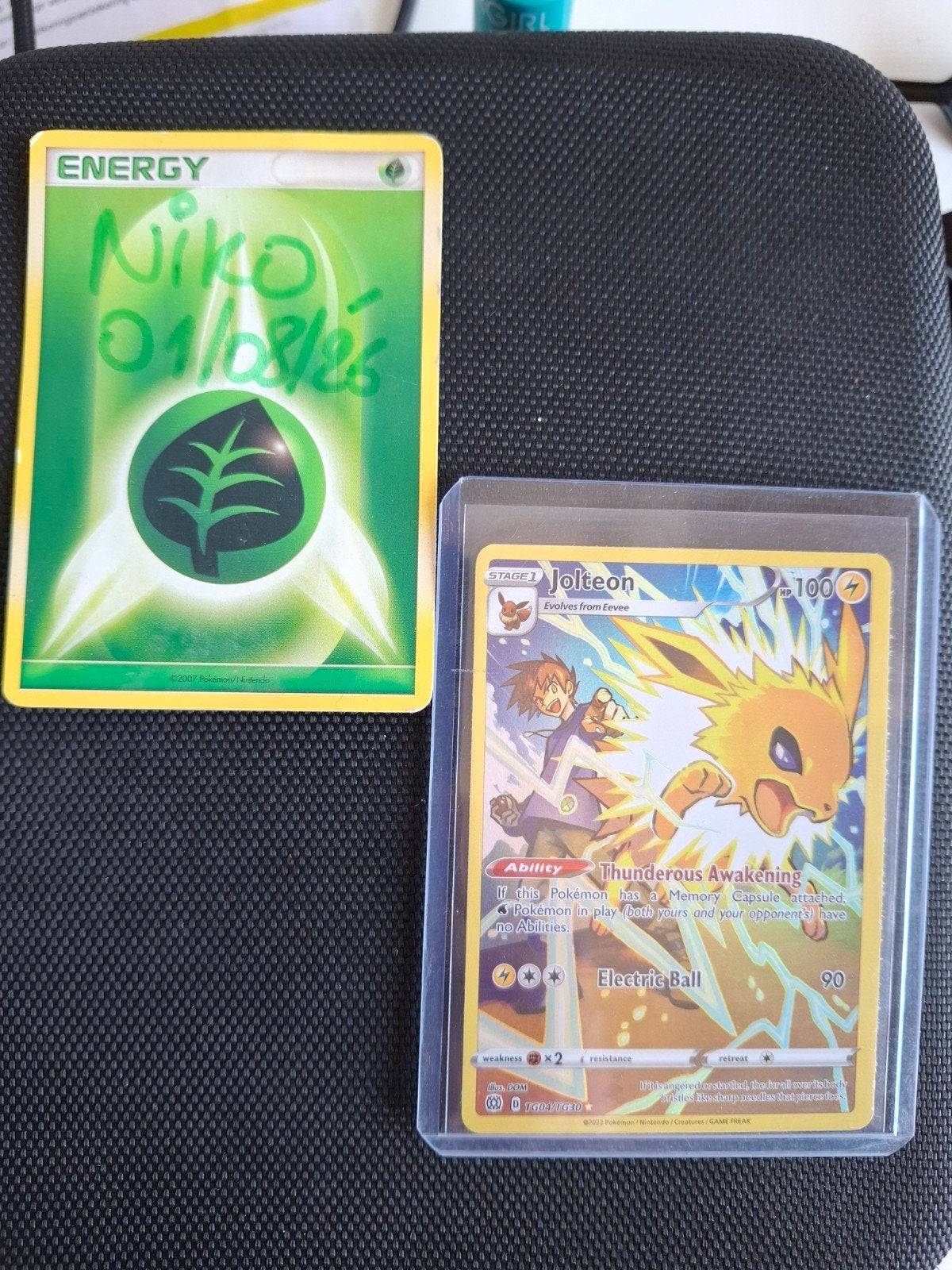 Jolteon Brilliant Stars NM, Hobby en Vrije tijd, Ophalen of Verzenden
