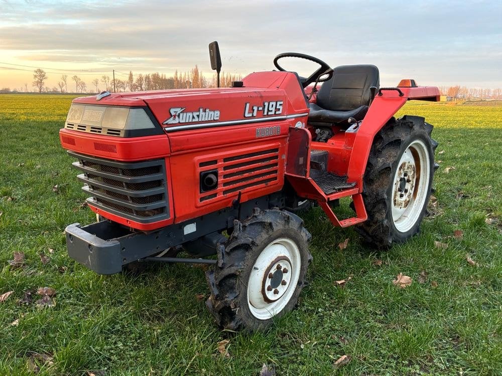 Mini-tracteur Kubota Sunshine L1-195 à quatre roues motrice, Articles professionnels, Agriculture | Tracteurs, Jusqu'à 80 ch, Autres marques