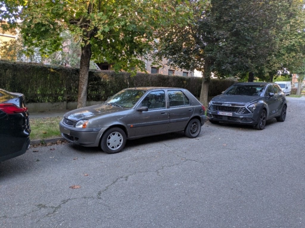 Ford Fiesta 1999 1,3 à 52 000 km, Autos, Euro 2, Argent ou Gris, Achat, 1299 cm³