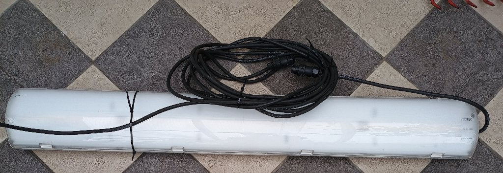 LED lamp – 63W - Waterbestendig, Doe-het-zelf en Bouw, Bouwverlichting, Ophalen of Verzenden, Zo goed als nieuw, 50 tot 200 watt