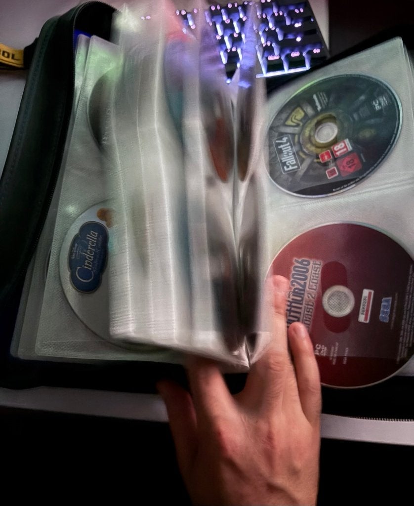 Oude PC games + CD-map - OutRun, GTA, COD, Games en Spelcomputers, Games | Pc, Ophalen, Gebruikt, Vanaf 18 jaar, Overige genres