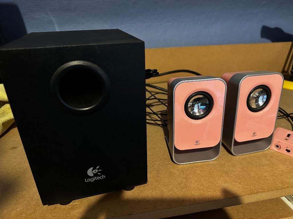 Logitech LS21 speakers rose, Ophalen of Verzenden, Zo goed als nieuw, Audiokanaal 2.1, Logitech