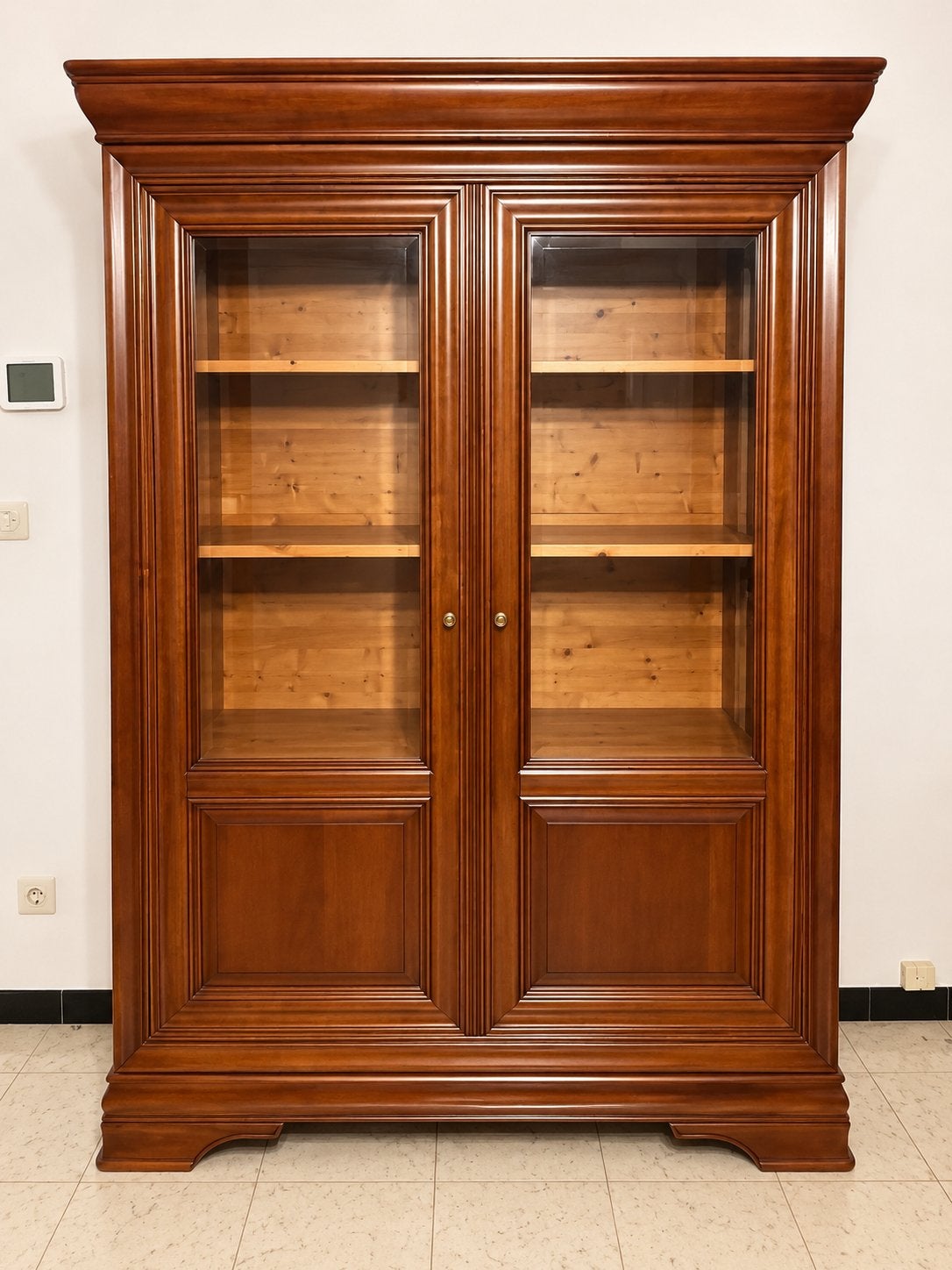 Elegante kersenhouten vitrinekast – zeer mooie staat, Ophalen
