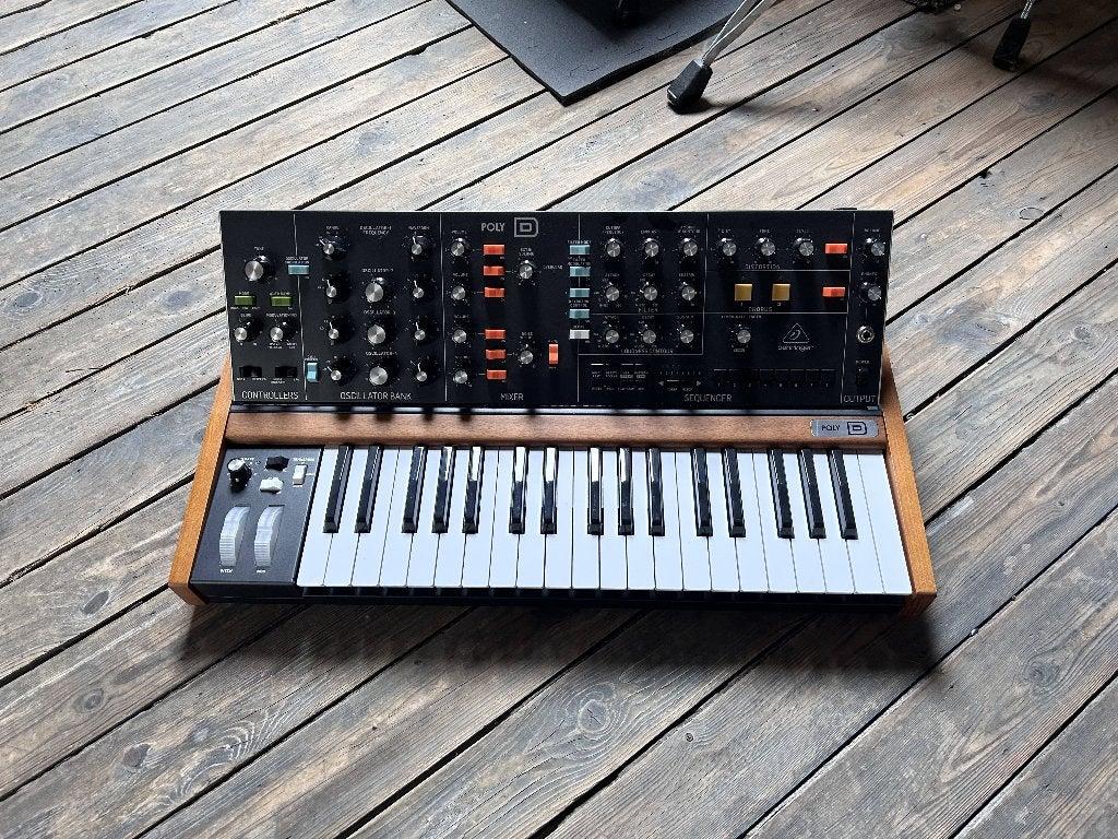 Behringer Poly D analoge synthesizer – Absolute nieuwstaat, Muziek en Instrumenten, Synthesizers, Zo goed als nieuw, Overige aantallen