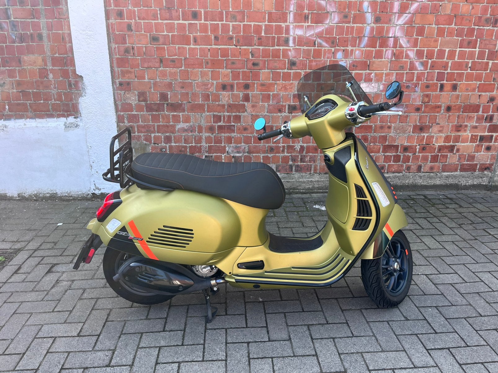Vespa gts 300 hpe, Particulier