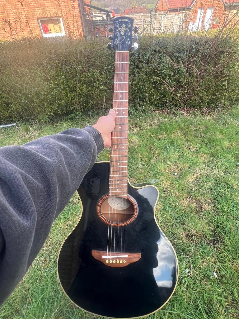 Doit partir guitares Yamaha APX-4a proches de l’état neuf, Enlèvement, Comme neuf, Autres types