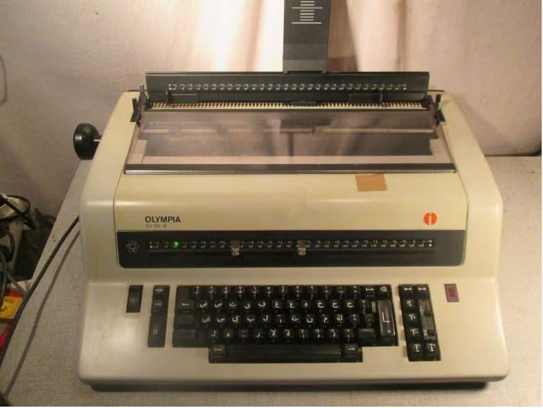 Machine à écrire arabe électronique Prima, Antiquités & Art, Antiquités | Bureau & Affaires, Enlèvement ou Envoi