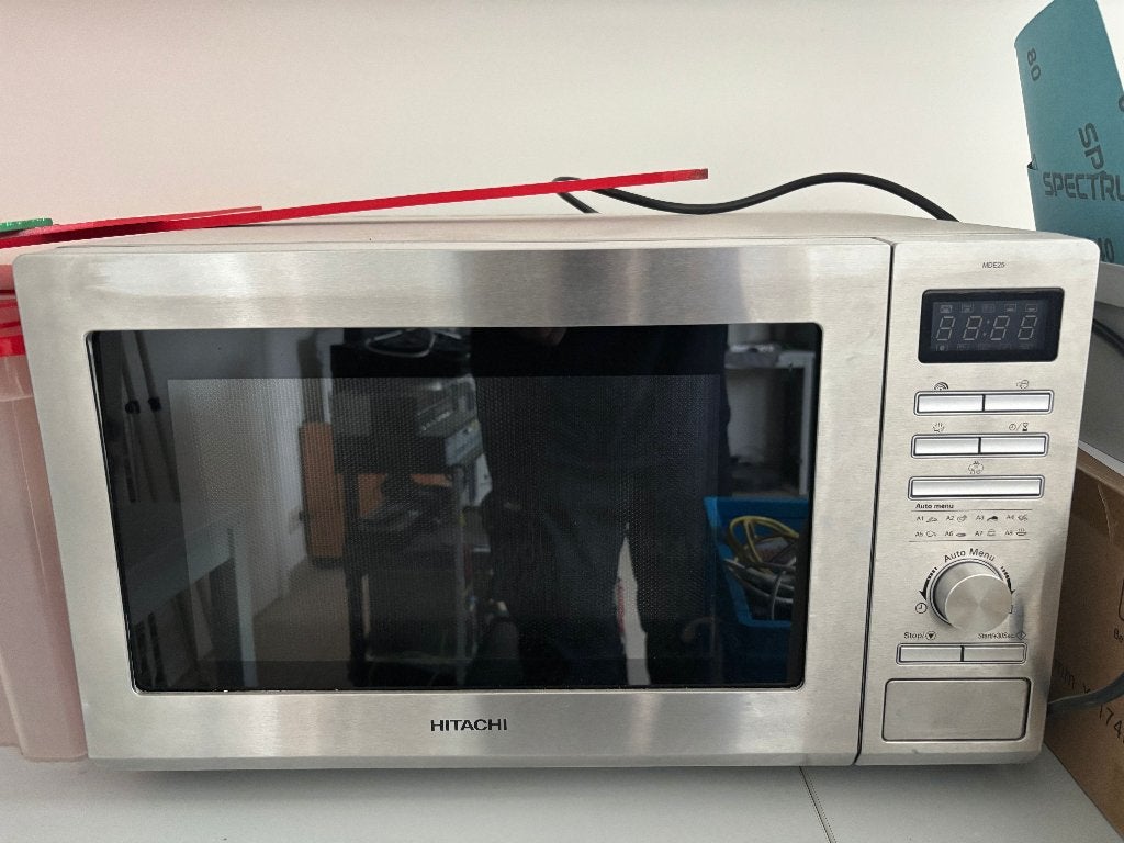 four à micro-ondes Hitachi en acier inoxydable, Enlèvement, Utilisé, Micro-ondes, Plaque tournante