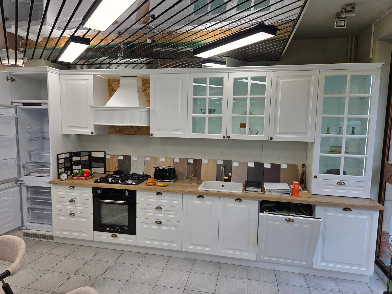 Cisine Modele Exposition Laquée Matt Avec Electro SMEG 450cm, Maison & Meubles, Enlèvement