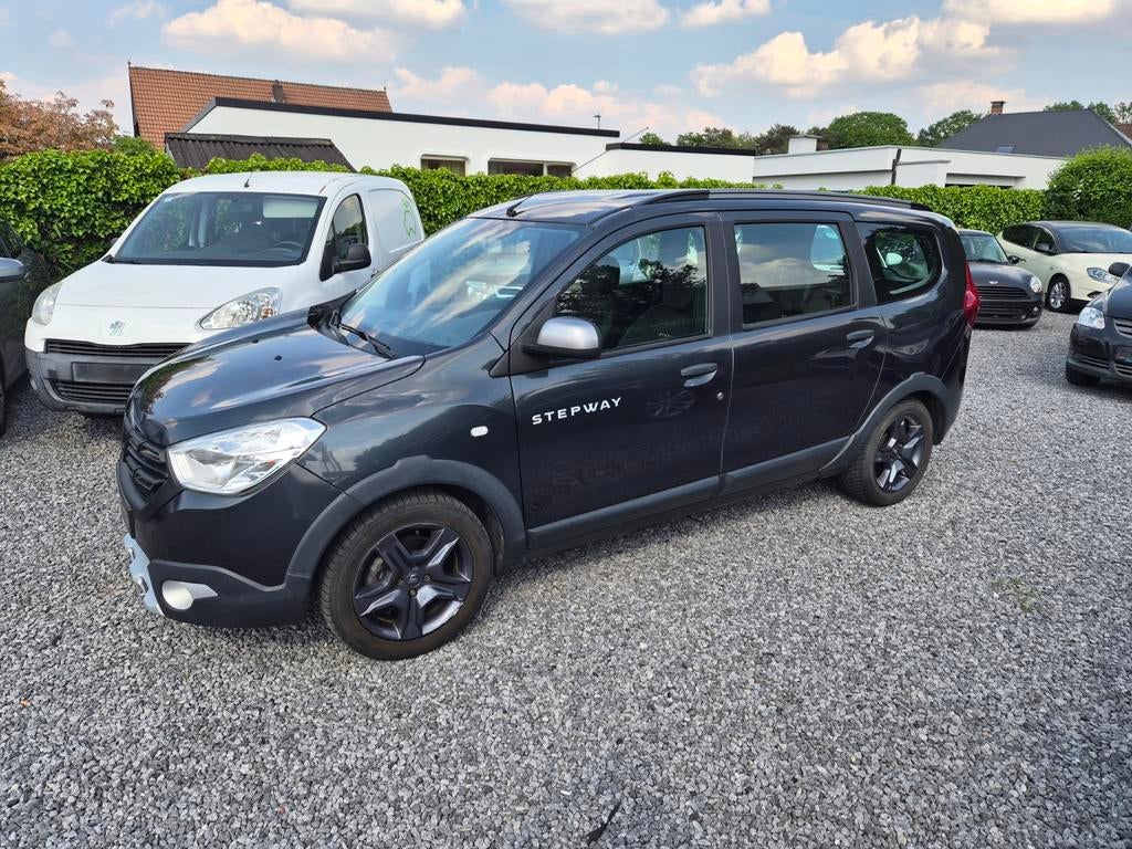 Dacia Lodgy Stepway 1.2 Benzine Euronorm-6B, Auto's, Dacia, Monovolume, Euro 6, Zwart, Handgeschakeld