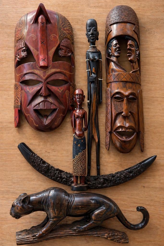 Afrikaanse houten beelden & maskers - decoratieve set, Ophalen, Handgemaakt, Beeld, Hout