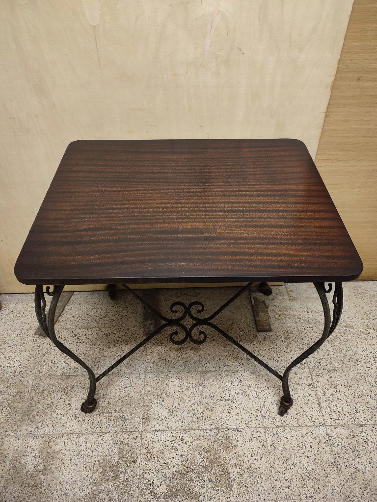Table desserte sur roulettes de 1960, Enlèvement