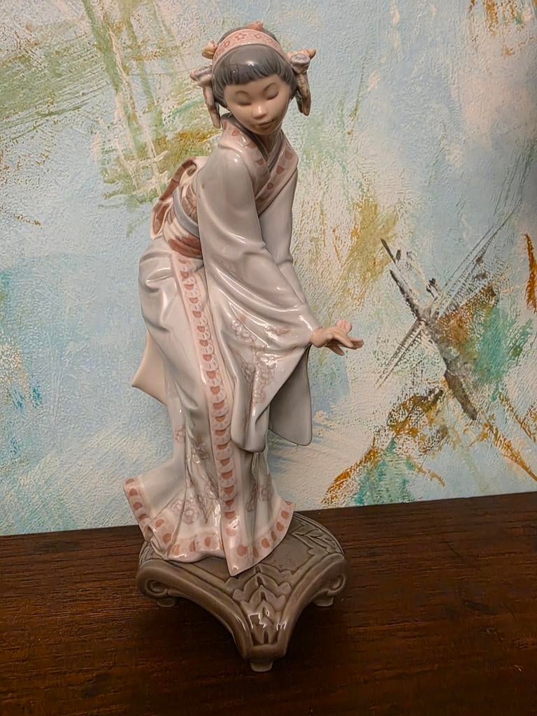 Mayumi. Geisha girl. Lladro. Salvador Debon, Enlèvement ou Envoi
