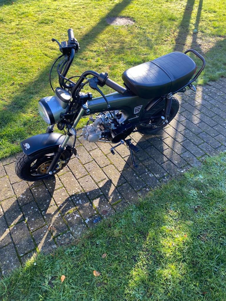 Brommer 50cc dax, Fietsen en Brommers, Ophalen, Zo goed als nieuw