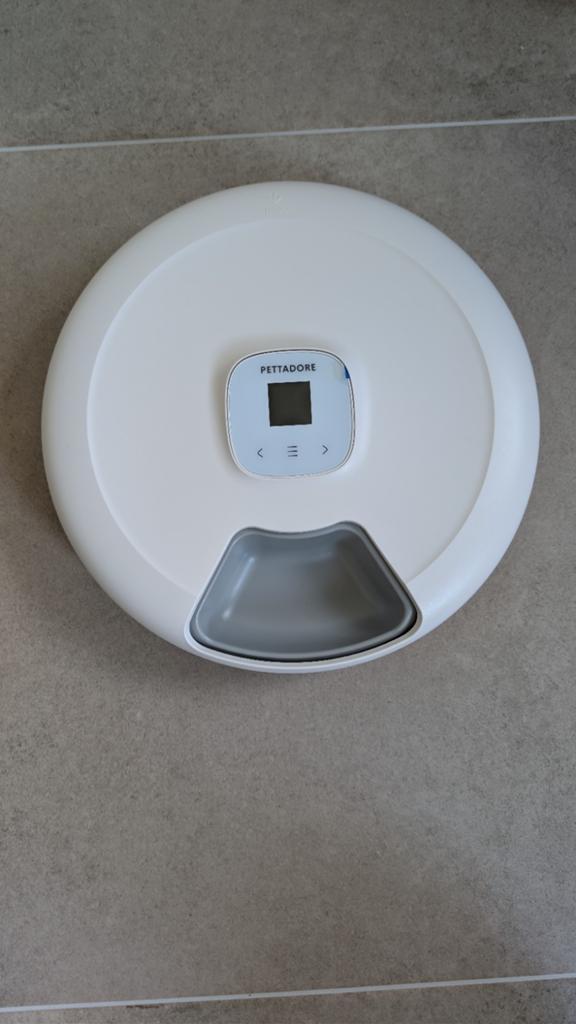Pettadore - Nutri turn - automatische voerbak, Dieren en Toebehoren, Ophalen, Automatisch, Zo goed als nieuw