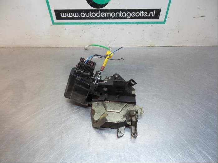 Serrure portière mécanique 4portes avant droite d'un BMW 5, -, 3 mois de garantie, Utilisé, -