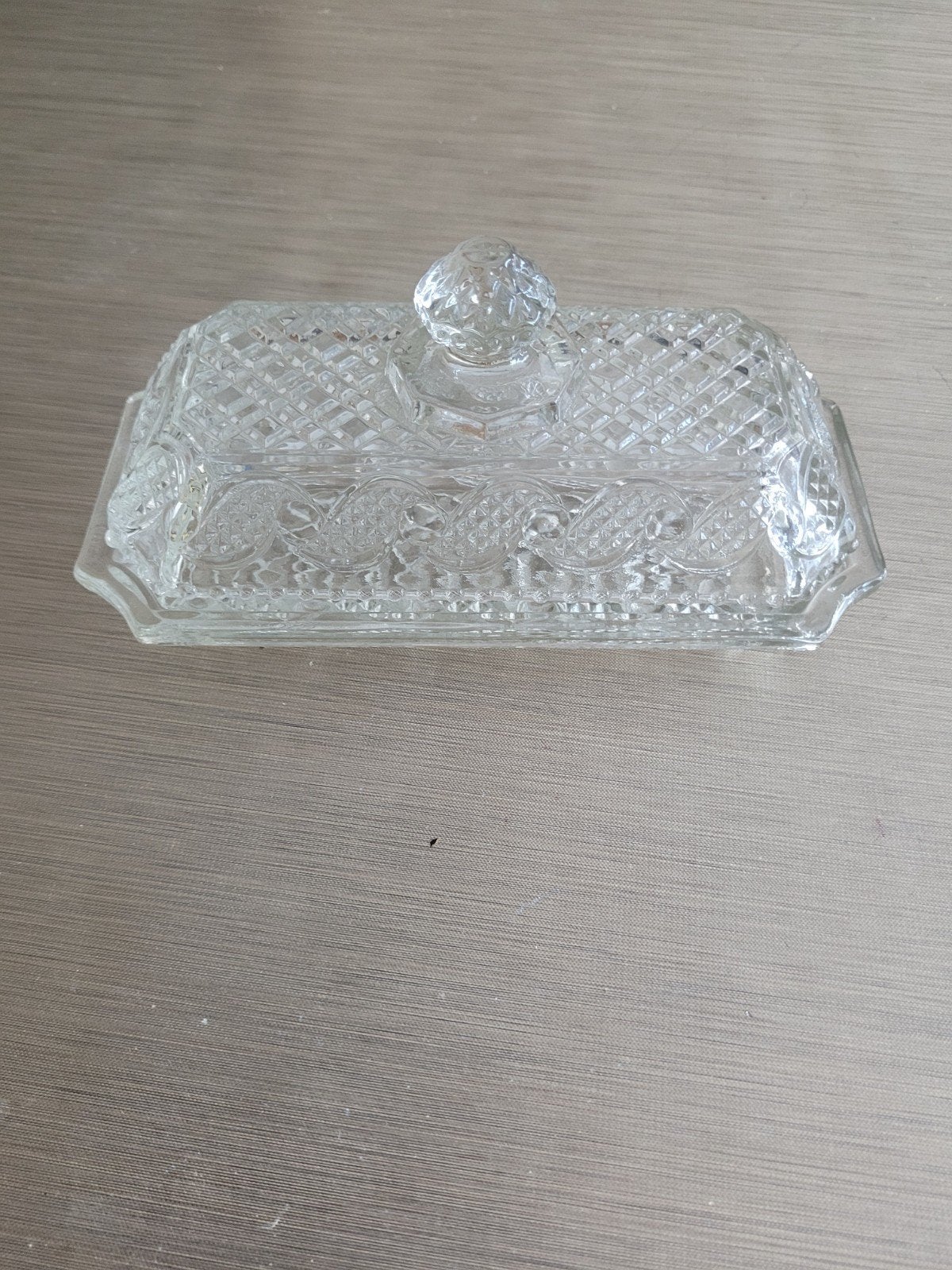 Assiette décorative en verre pressé vintage produit par Avon, Antiquités & Art, Enlèvement ou Envoi
