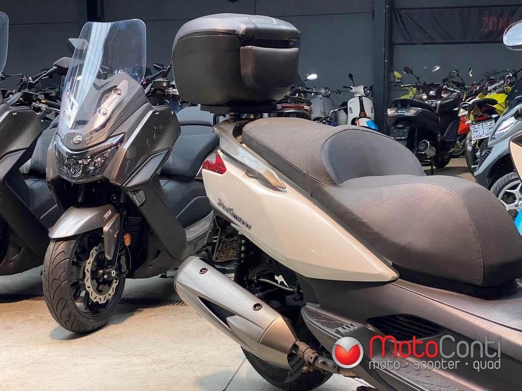 Kymco Dinkstreet 300 2014 [26.328 km], 300 cc, 1 cilinder, 12 t/m 35 kW