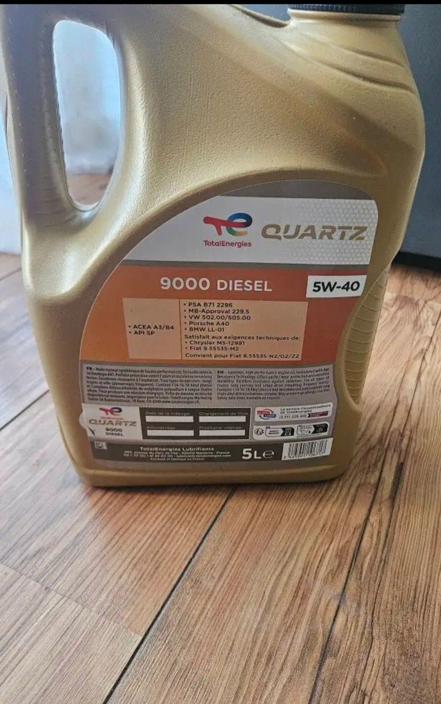 Totale kwartolie 5w40 Essence, Ophalen