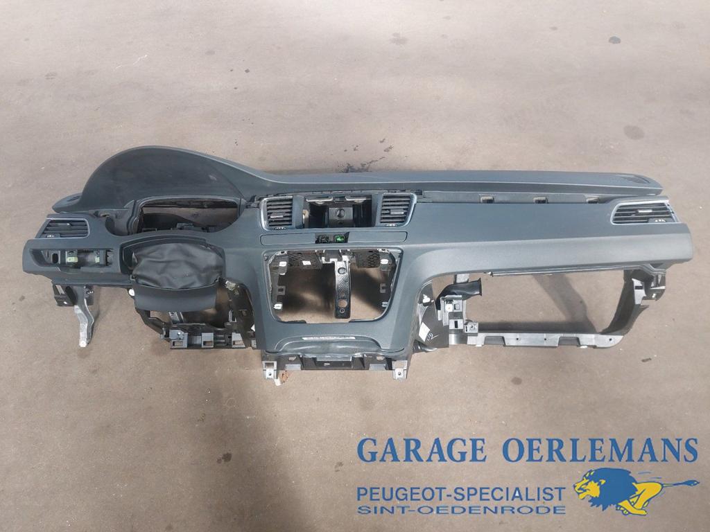 dashboard peugeot 508 sedan, -, Utilisé, -, ARN reconnu