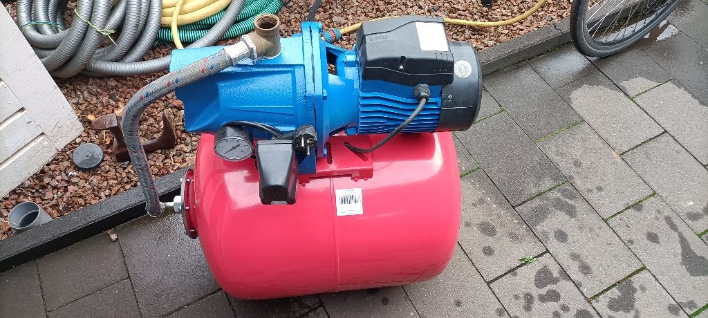 LEO AJM 110 M hydrofoor waterpomp, Ophalen, Zo goed als nieuw, Elektrisch, Beregeningspomp
