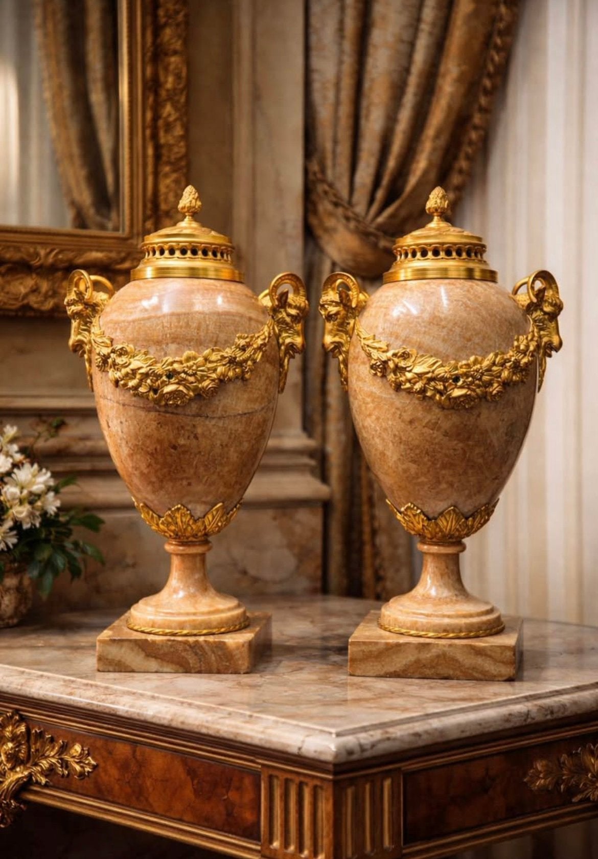 Antiek massief marmer urnen/Cassolettes vergulde ornamenten, Huis en Inrichting, Ophalen, Zo goed als nieuw