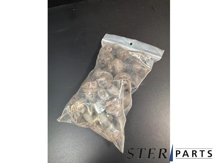 Kit boulons de roue d'un Mercedes Vito, Autos : Pièces & Accessoires, Véhicule de tourisme, -, 3 mois de garantie, Utilisé