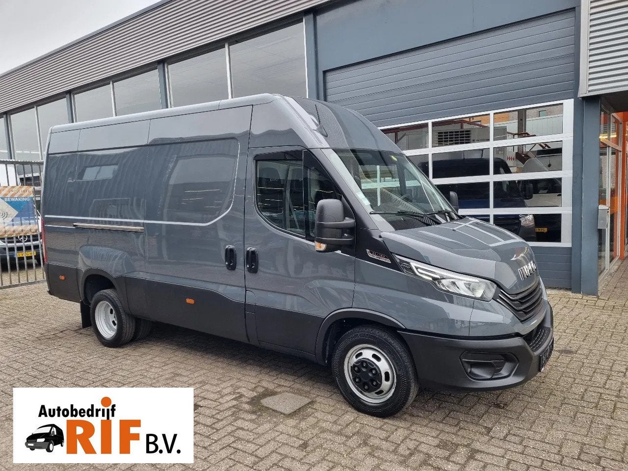 Iveco Daily 35C18 3.0D L2H2 HI-MATIC EURO 6, Argent ou Gris, Achat, Euro 6, Entreprise