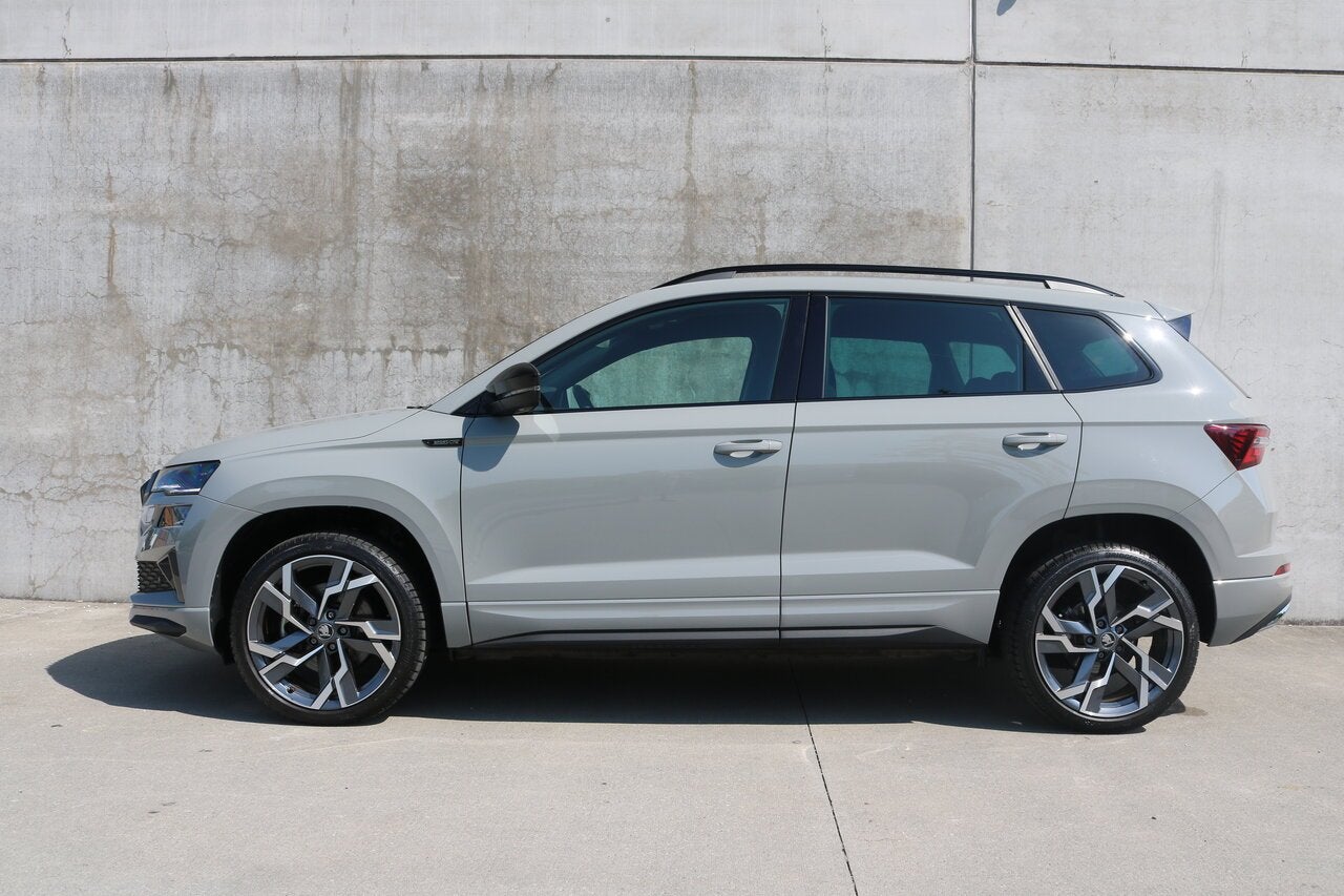 Skoda Karoq Karoq Sportline 1.5 TSI  ACT DSG, Autos, Skoda, Argent ou Gris, Achat, Euro 6, Entreprise