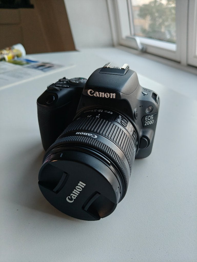 Canon eos 200D + efs 18-55mm, Écran inclinable/pivotant, Enlèvement ou Envoi, Canon, Utilisé