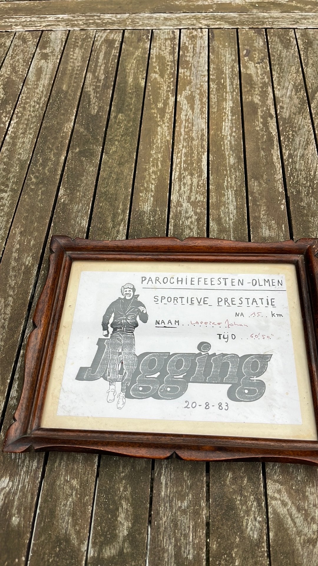 Gratis kadertje, Ophalen
