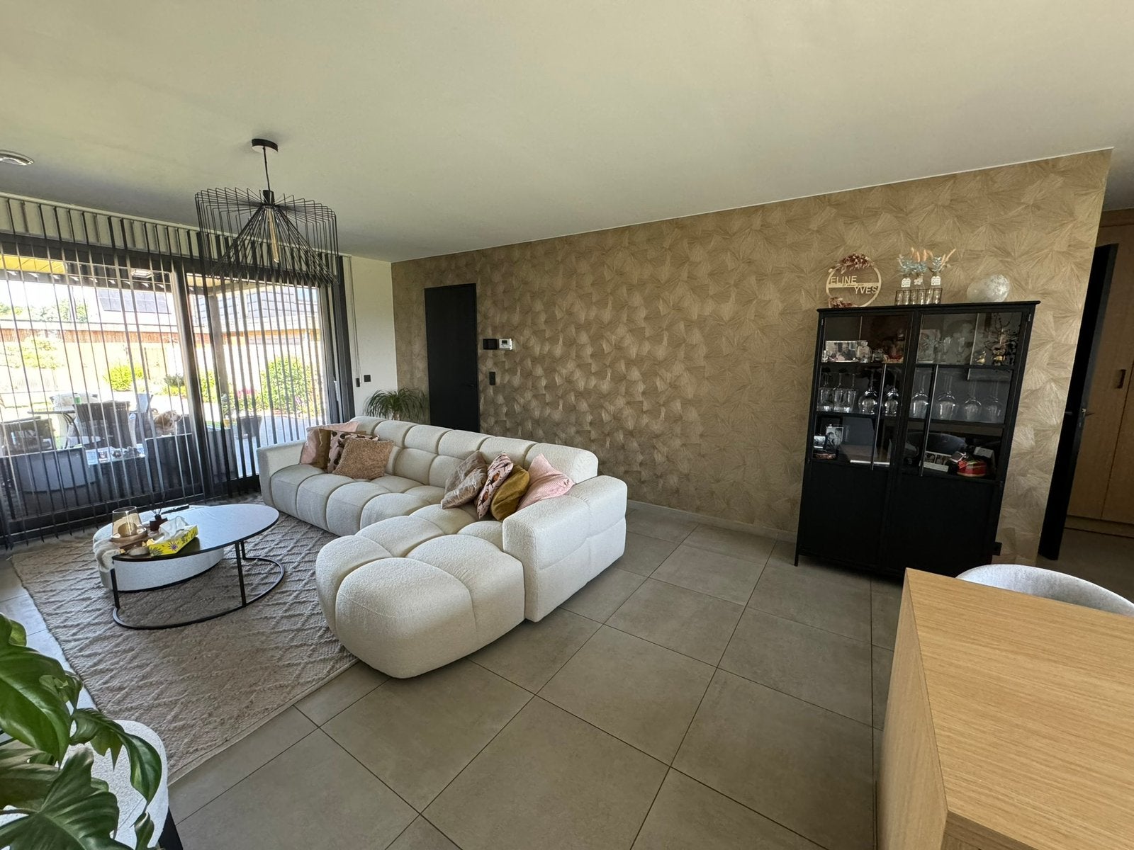 Leuke moderne en comfortabele zetel in beige bouclé stof, Huis en Inrichting, Ophalen, Gebruikt, Hoekbank, 300 cm of meer