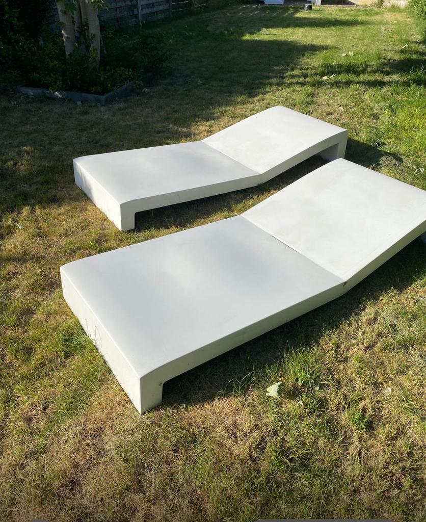Vondom 4 witte ligbedden tuin, Tuin en Terras, Ophalen, Zo goed als nieuw