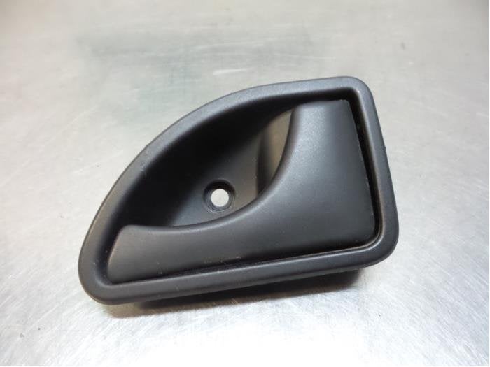 Poignée portière 2portes droite d'un Renault Kangoo (Kango, Renault, -, Utilisé, -