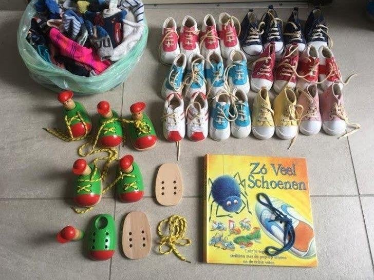 Pakket veters leren strikken, met  boek : zo veel schoenen!, Enlèvement ou Envoi