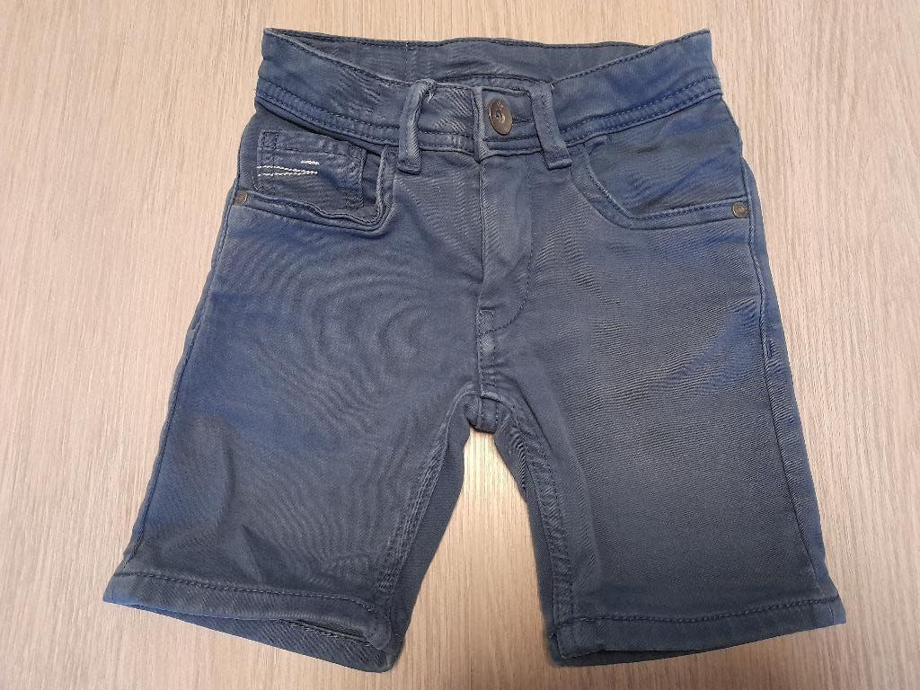 Donker blauwe Jeansshort JBC 104, Kinderen en Baby's, Kinderkleding | Maat 104, Broek, Ophalen of Verzenden, Zo goed als nieuw