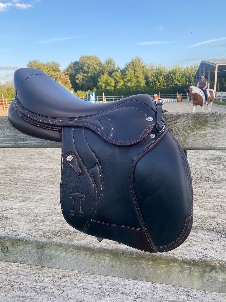 Ikonic Elite springzadel, Dieren en Toebehoren, Ophalen, L (17.5 inch), Ikonic, Middel