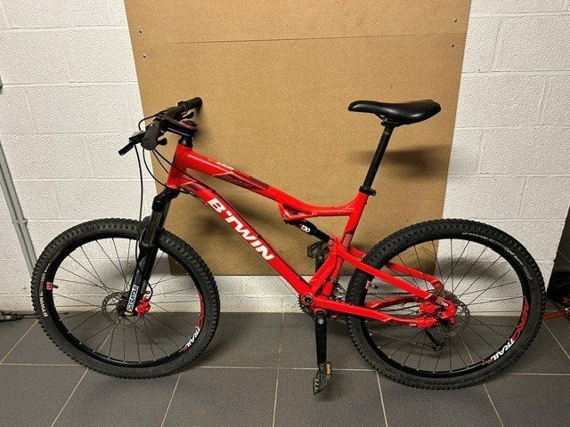 VTT Btwin Rockrider 540S rouge 27.5 pouces, Vélos & Vélomoteurs, Autres marques, Vitesses, 65 cm ou plus, Enlèvement