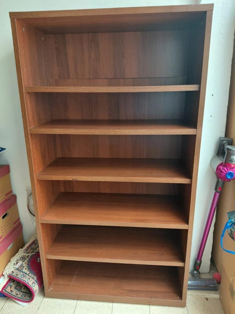 IKEA Billy brun, Enlèvement