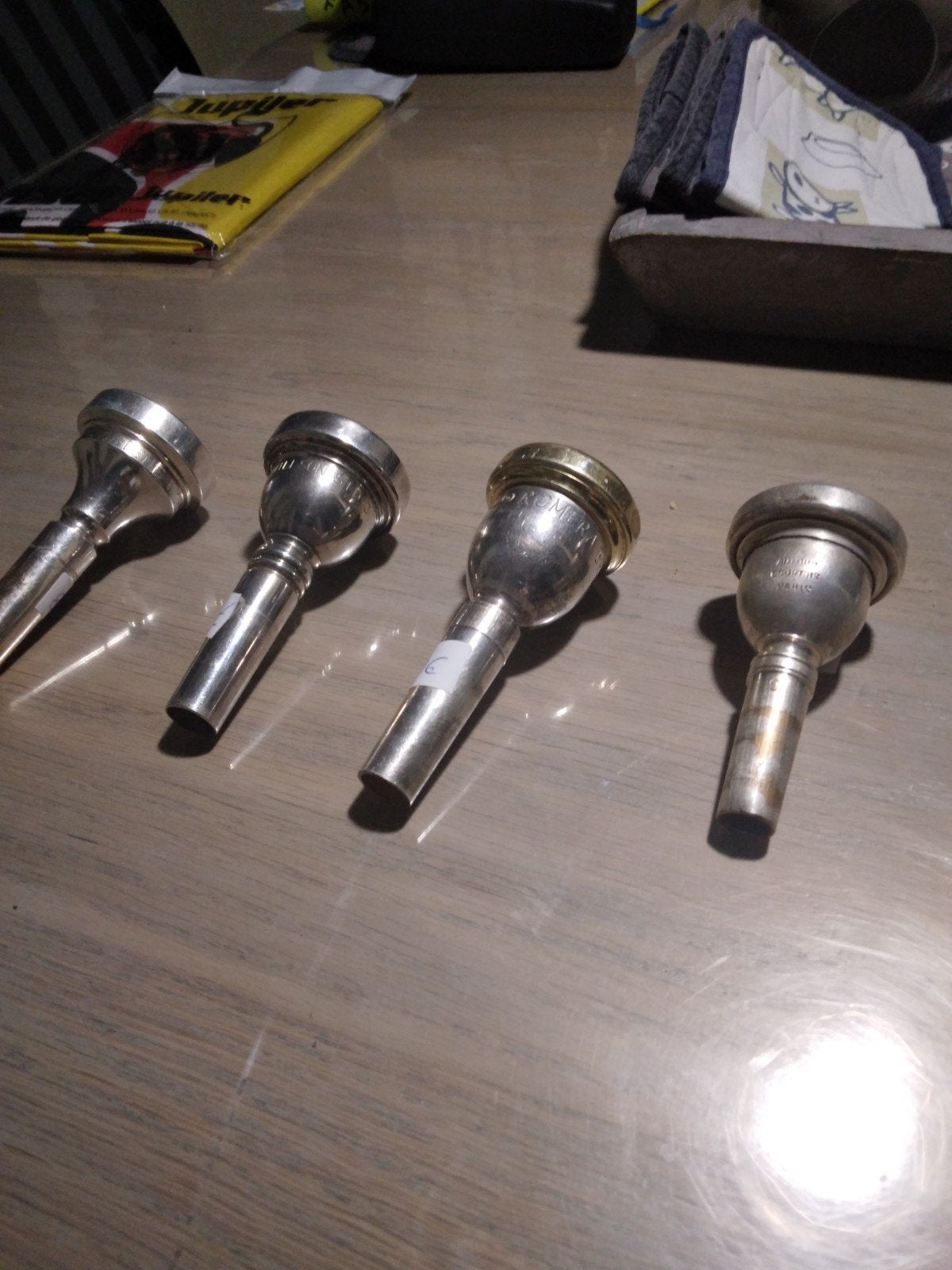 Mondstuk tuba blaas instrument  of  trombone, Ophalen