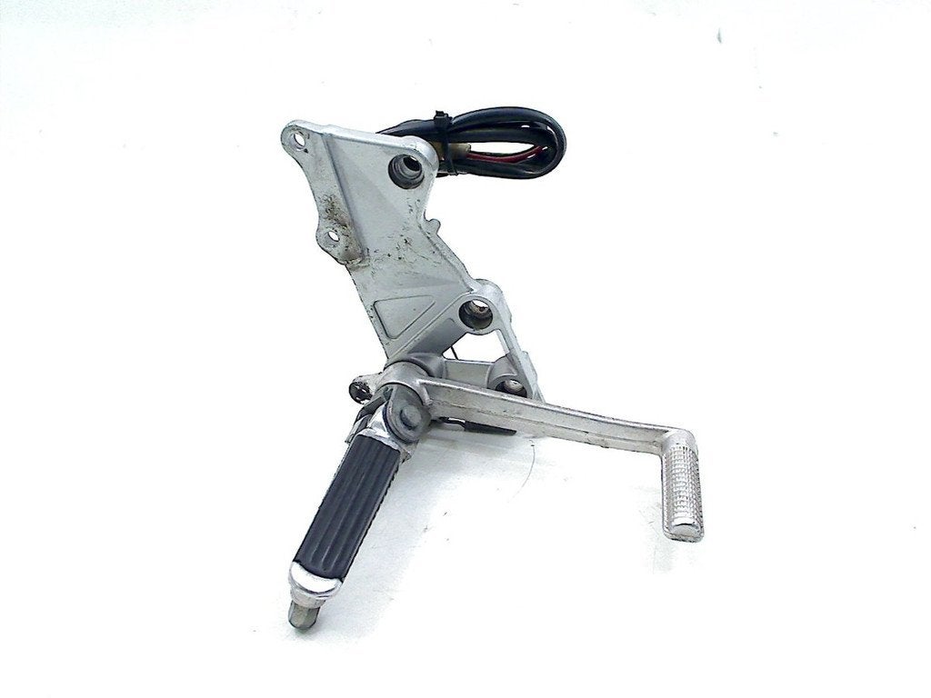 REPOSE PIEDS AVANT DROIT TL 1000 R 1998-2003 (TL1000R), Dhr. S. di Majo, Utilisé, Info@cama-motorparts.nl, P.J. Troelstraweg 8 8
3144 CX  MAASSLUIS, NL