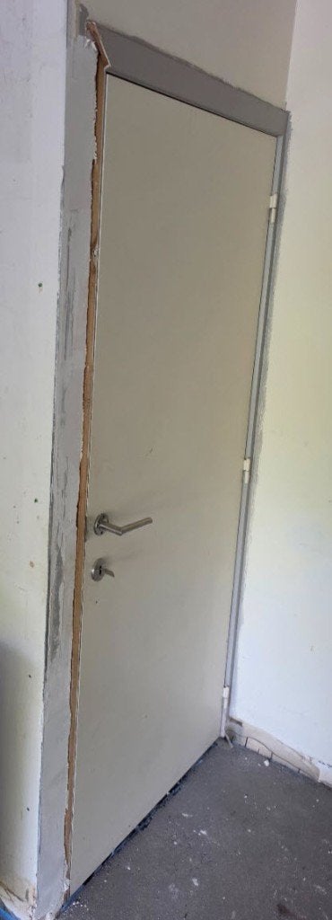 2 gratis binnendeuren met kozijnen, Doe-het-zelf en Bouw, Ophalen, Gebruikt, 80 tot 100 cm, Binnendeur