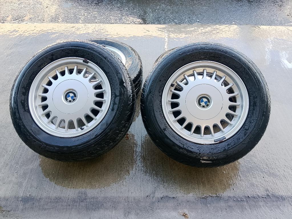 4 originele velgen + banden voor BMW 730 - E32, Autos : Pièces & Accessoires, Pneus & Jantes, Pneu(s), 4 Saisons, 15 pouces, 225 mm
